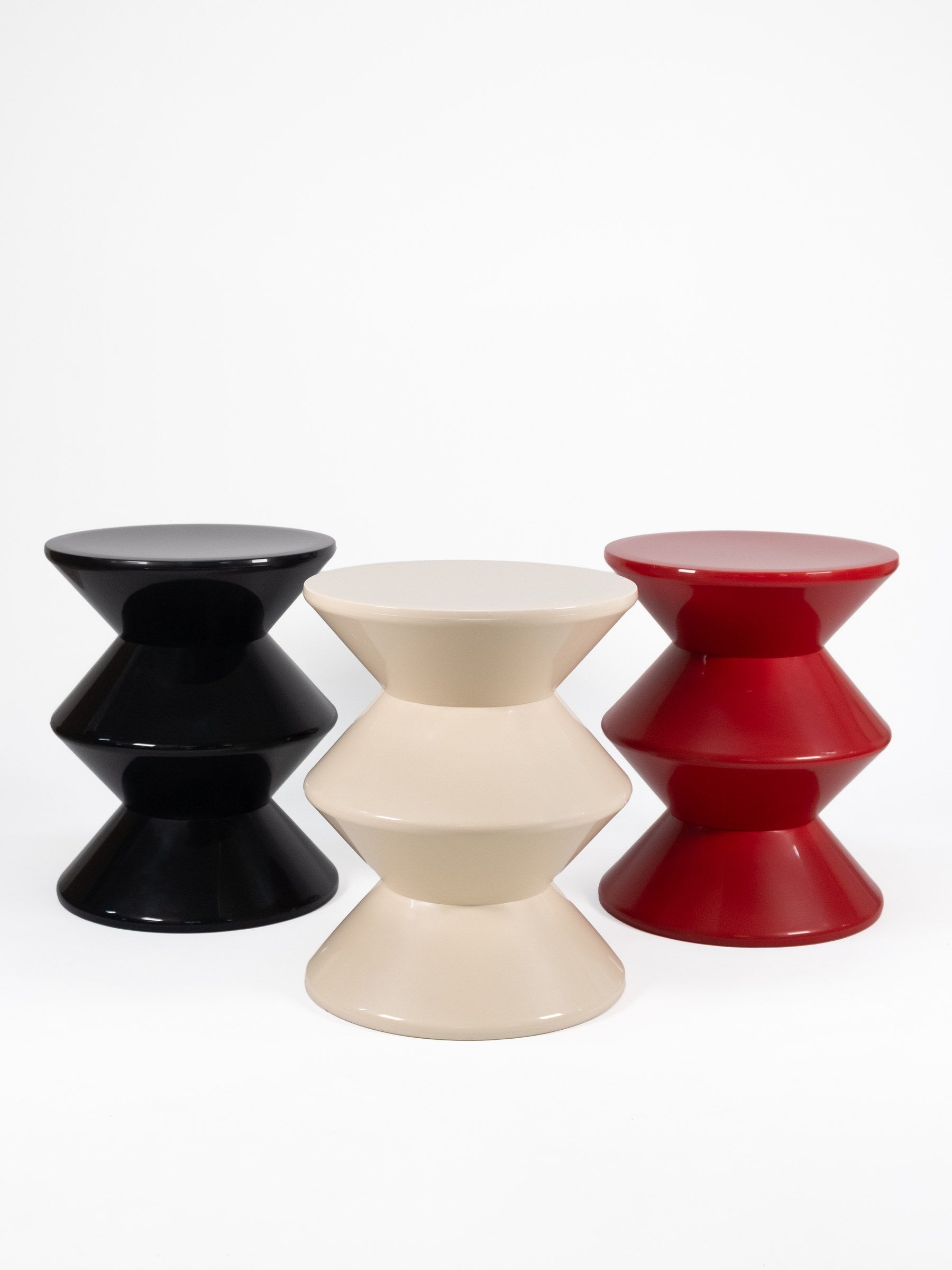 Living room furniture by Aryaco Living Dubai